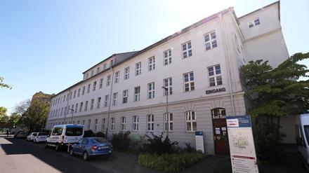 Im Potsdamer Gesundheitsamt werden die nachgewiesenen Infektionsfälle dokumentiert.