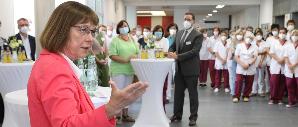 Gesundheitsministerin Ursula Nonnemacher (Grüne) besucht am Freitag die Oberlinklinik.