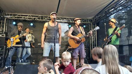 Die Band Hasenscheisse tritt am Samstag im Bornstedter-Feld auf.