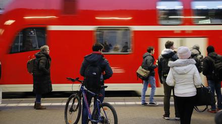 Pendler in und um Potsdam müssen in den kommenden Tagen mit einigen Änderungen im Zugverkehr rechnen. 
