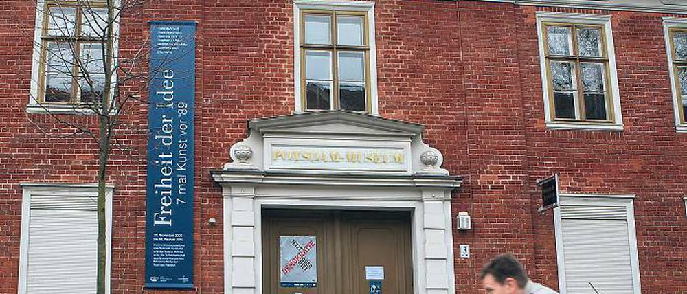 Das Potsdam-Museum verlässt in den nächsten zwei Jahren das Holländische Viertel. Der Verkauf des Hauses Benkertstraße 3 soll einem Vorschlag des Kommunalen Immobilien Service zufolge die Klimaanlage am neuen Standort Altes Rathaus finanzieren.