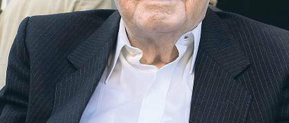 Friedrich Mielke gestern am 90. Geburtstag im „Güldenen Arm“.