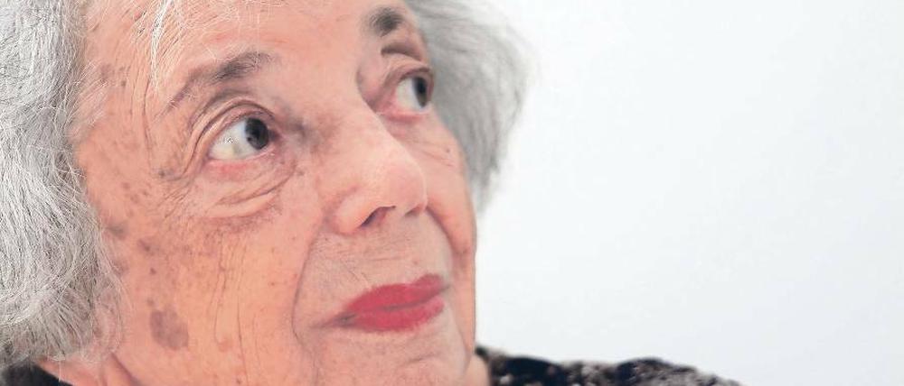 Bewegtes Leben. Margot Friedlander wurde 1921 in Berlin geboren. Eine Flucht unter den Nationalsozialisten misslang, 1944 wurde die Jüdin von der Gestapo ins Lager nach Theresienstadt geschafft. Sie überlebte – und ging nach Kriegsende in die USA. Seit 2010 wohnt sie wieder in Berlin.