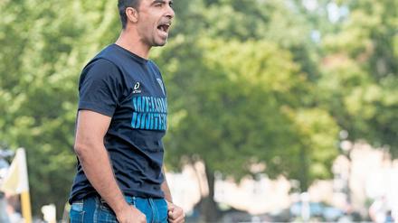 Zahirat „Hassan“ Juseinov, Co-Trainer der Flüchtlingsmannschaft "Welcome United 03".