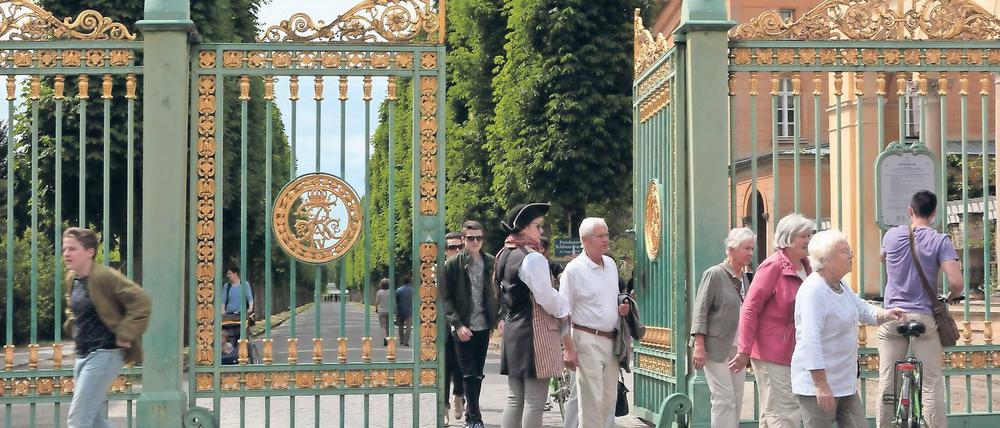 Bislang ist der Parkeintritt für Sanssouci freiwillig. Sollte die Stadt ihre Zahlungen an die Schlösserstiftung einstellen, würde für Besucher ein Pflichteintritt drohen. 