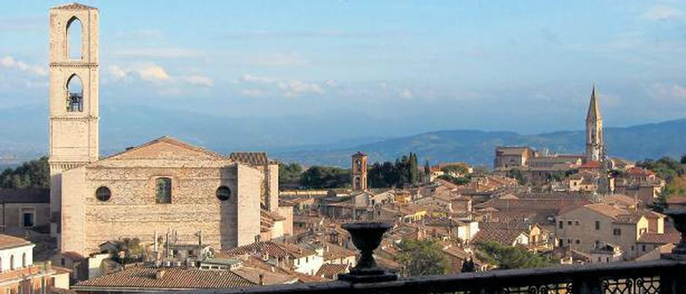 Malerisch. Perugias Altstadt bietet eine Fülle von Sehenswürdigkeiten, darunter den Palazzo dei Priori (u.).