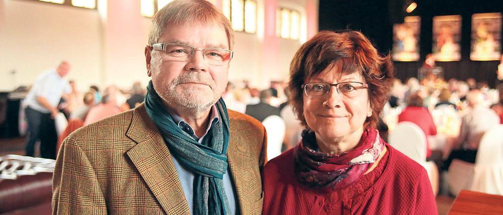 Selbstlose Hilfe. Frank Watzke, hier mit seiner Frau Karin Watzke, gehört zu den Potsdamer Blutspendern, die ausgezeichnet wurden.