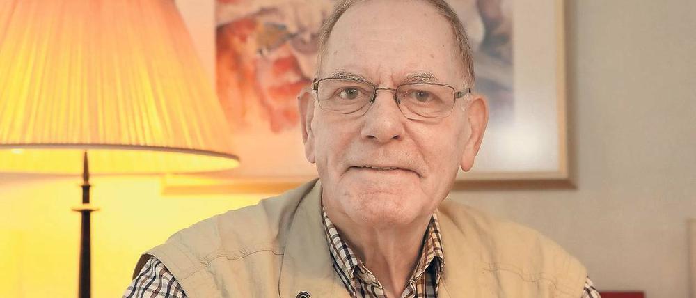 Manfred Hildebrand ist 77 Jahre alt und stammt aus Stuttgart. Nach der politischen Wende kam er als Aufbauhelfer nach Potsdam.