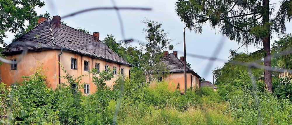 Entmilitarisiert. Die denkmalgeschützten Altbauten auf dem Areal der früheren Kaserne Krampnitz soll die Deutsche Wohnen sanieren. 