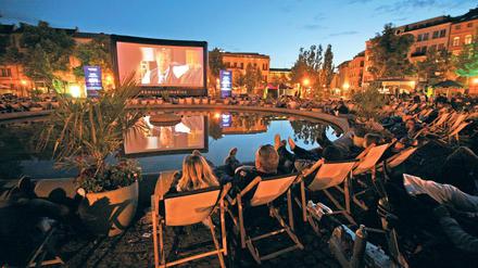 Kinogenuss open air. Vor zwei Jahren war der Luisenplatz malerische Kulisse für sommerliches Filmvergnügen, in diesem Jahr gibt es nur zwei Veranstalter.