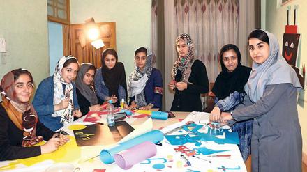 Entdeckerinnen. Afghanische Schülerinnen gewannen bei einem Wettbewerb in den USA einen Preis. Nun wollen sie ihr Projekt in Potsdam bei einer Software-Konferenz zeigen.
