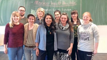 Wollen Mexiko helfen. Grace González (Mitte) und ihre Mitschüler.