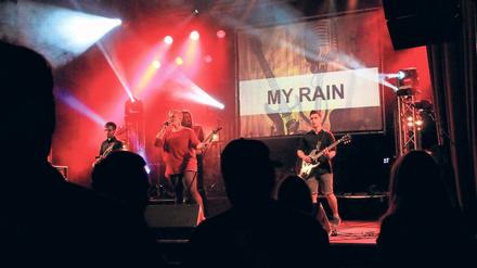 Gewinnerauftritt: My Rain auf der Bühne im Lindenpark.