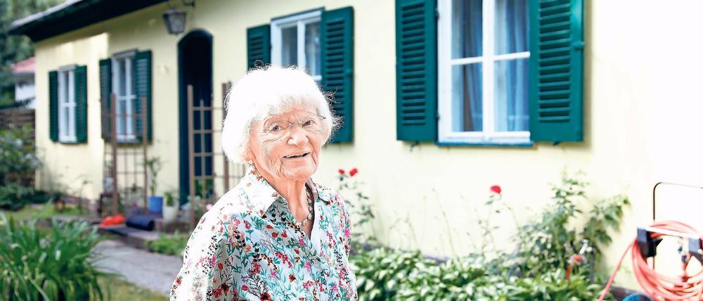 Leben mit Geschichte. Seit 1952 lebt Sigrid Lugowski in einem Estorff-Haus am Neuen Garten, das bis 1994 an die sogenannte „Verbotene Stadt“ des sowjetischen Geheimdienstes grenzte. Am 17. Juni fiel ein gefährlicher Verdacht auch auf sie und ihren Mann. Dass nichts Schlimmes passierte, war Glück.