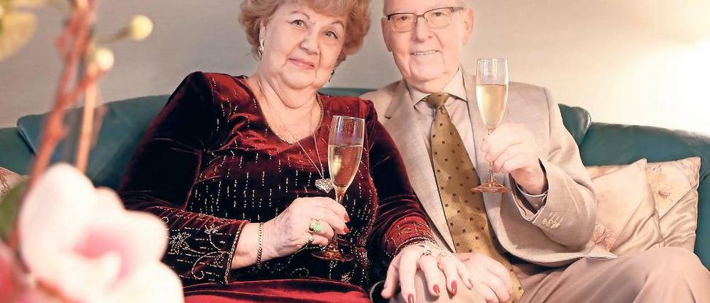 In Feierlaune. Ruth und Klaus Ullrich feiern Diamantene Hochzeit.