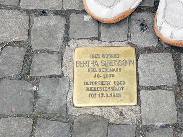 Ort des Erinnerns. Die Jüdin Bertha Simonsohn wohnte in der Brandenburger Straße Nummer 19.