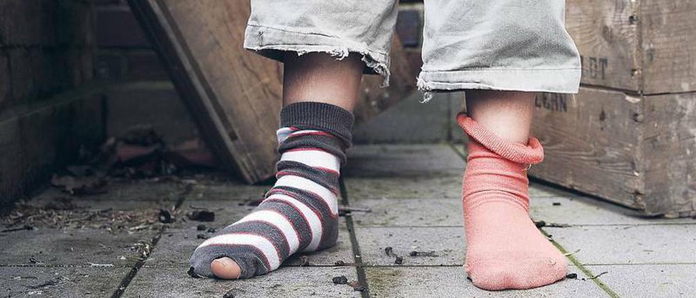 Auch Kleidung kann ein Symbol für Kinderarmut sein. In Potsdam gibt es nun neue Initiativen gegen das Phänomen.