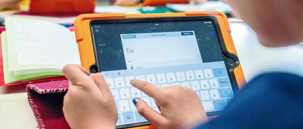  In einigen Grundschulen in Brandenburg arbeiten Schüler bereits regelmäßig an Tablets.