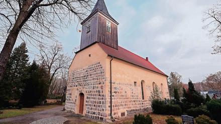 Die Dorfkirche Großglienicke wurde durch die Mauer für manche unerreichbar.