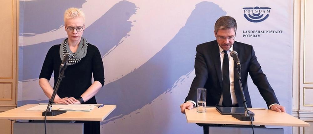 Amtsärztin Kristina Böhm und Potsdams Oberbürgermeister Mike Schubert (SPD) am Dienstag.