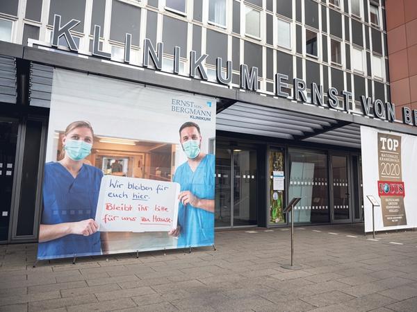 Im Bergmann-Klinikum gab es am Mittwoch 16 Corona-Intensivpatienten. Neue Fälle müssen nun außerhalb Potsdams versorgt werden.