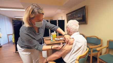 Im Emmaus-Haus sind die Bewohner am Mittwoch zum dritten Mal gegen das Coronavirus geimpft worden.