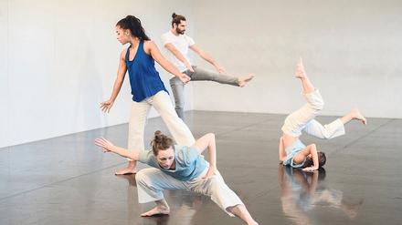 Die Cottbuser Choreografin Golde Grunske überzeugte mit Côn.Takt.Los, ihrem intensiven Stück für vier Tänzer:innen. 