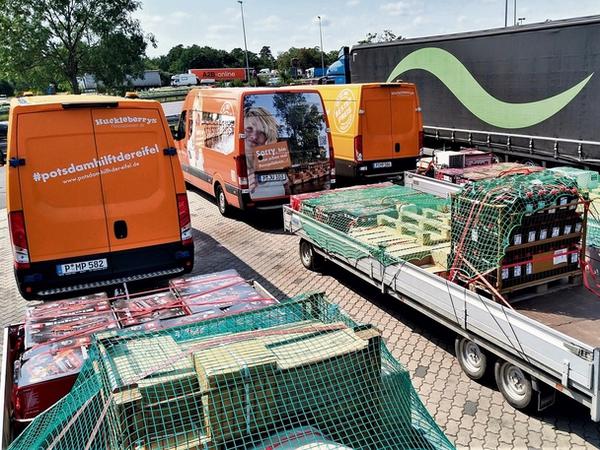 Auf dem Weg ins Katastrophengebiet: Hilfsgüter im Wert von 50.000 Euro waren an Bord.