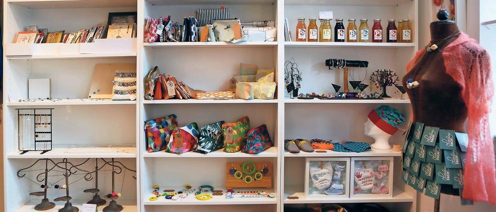 Anette Gerlach eröffnete im Februar ihren Laden „Lieblingsfach“ in der Gutenbergstraße 22. Ins Regal kommt nur Selbstgemachtes, derzeit von etwa 30 Kunsthandwerkern aus der Region. Einige freie Flächen gibt es noch.