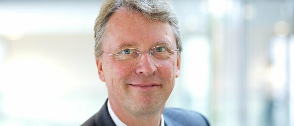 Prof. Dr. Christoph Meinel ist seit 2004 Direktor des Hasso-Plattner-Instituts und Leiter des Fachgebiets Internet-Technologien und -Systeme. 
