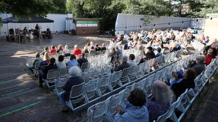 Die Inselbühne auf der Freundschaftsinsel Potsdam - hier fanden im Sommer zahlreiche Kulturveranstaltungen statt.