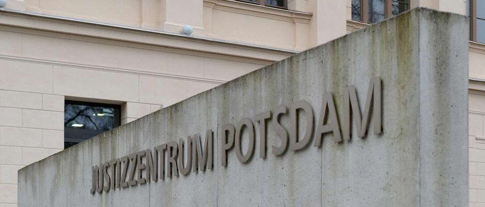 Das Justizzentrum in Potsdam. Dort wird den mutmaßlichen Tätern der Prozess gemacht. 