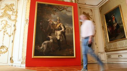 Ein Gemälde von Kaiser Wilhelm II. ist in der Schau "Kaiserdämmerung" im Neuen Palais in Potsdam zu sehen.