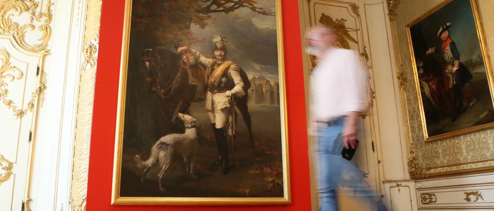 Ein Gemälde von Kaiser Wilhelm II. ist in der Schau "Kaiserdämmerung" im Neuen Palais in Potsdam zu sehen.