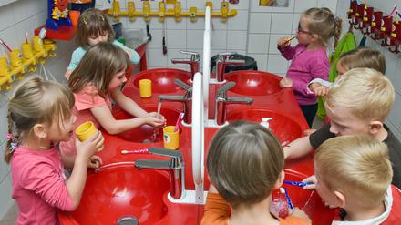 In Kindertagesstätten ist die Herausforderung, die Hygiene- und Abstandsregeln einzuhalten, besonders groß. 