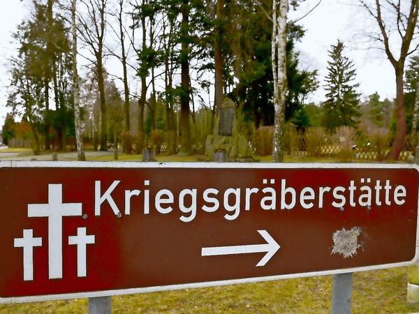 Der Waldfriedhof und die Kriegsgräberstätte in Halbe (Brandenburg).