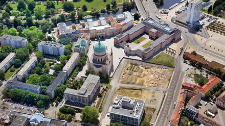 Die Lücke zwischen Landtag und Bibliothek wird sich ab 2021 langsam füllen.