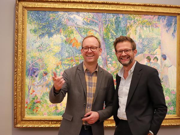 Christoph Amend (l., Chefredakteur des "Zeit"-Magazins) und Florian Illies in der Ausstellung Henri-Edmond Cross.