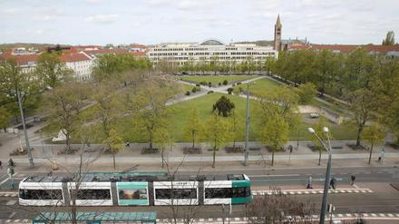 Die Partei will einen neuen Namen für Potsdams zentralen Platz.