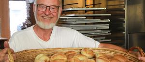 Auch die Bäckerei Braune in der Potsdamer Innenstadt bietet am 24. und am 31. Dezember ihre Brötchen an. Vielleicht ist auch Bäckermeister Werner Gniosdorz vor Ort.