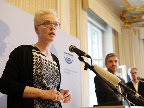 Gesundheistamtschefin Kristina Böhm bei einer Pressekonferenz mit Oberbürgermeister Mike Schubert (Archivbild).