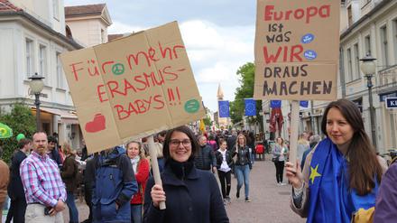 Potsdam, Brandenburger Tor " Pulse of Europe" - Demo (Kundgebung) Foto: Manfred Thomas