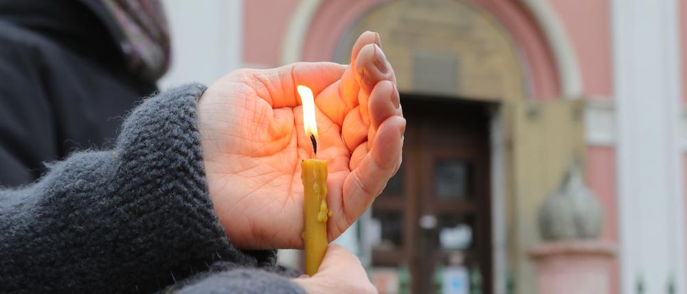 An der russisch-orthodoxen Alexander-Newski-Gedächtniskirche wurden Kerzen für den Frieden entzündet.
