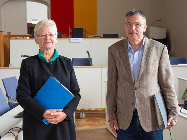 Anita Tack und Frank T. Hufert, die Leiter der Untersuchungskommission für den Corona-Ausbruch im Bergmann-Klinikum.