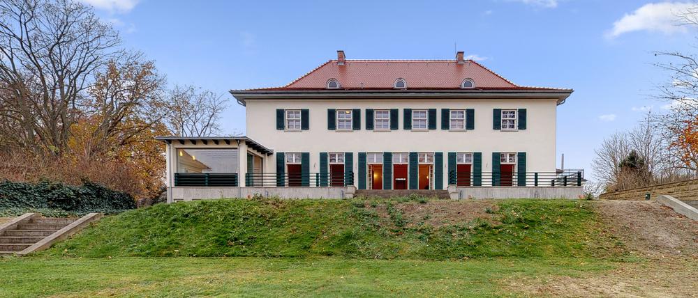 Am Hang über dem Jungfernsee thront diese Villa. Für 6,5 Millionen Euro wird sie derzeit angeboten. Foto: Dahler&amp;Company Potsdam