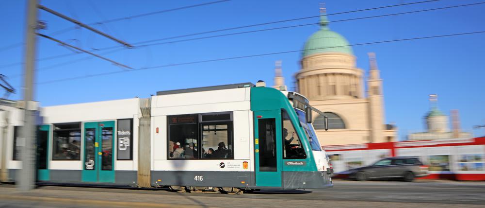 Das Bürgerbündnis will in Stoßzeiten einen engeren Takt für Straßenbahnen und Busse in Potsdam.