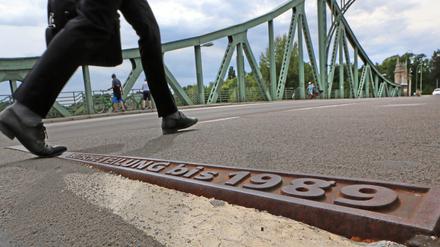 Auf der Glienicker Brücke verlief die Grenze zwischen Westberlin und Potsdam.