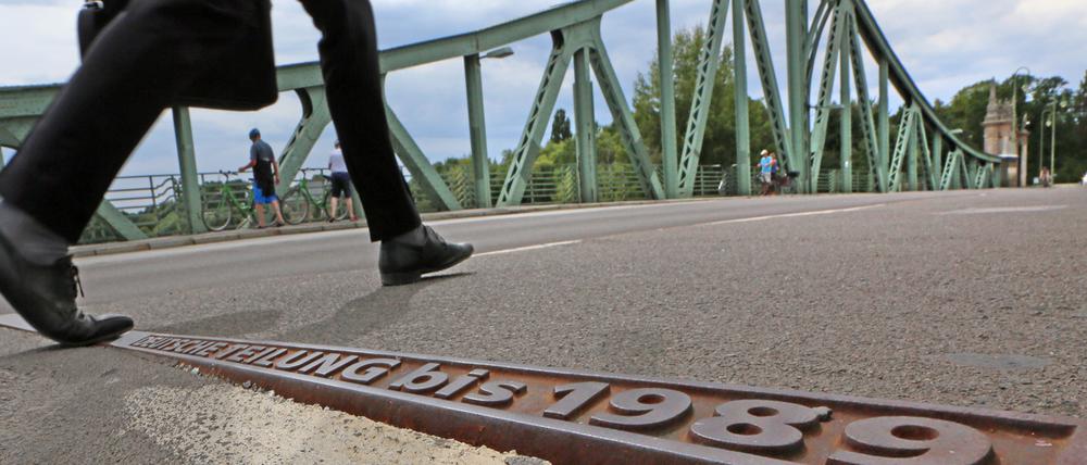 Auf der Glienicker Brücke verlief die Grenze zwischen Westberlin und Potsdam.