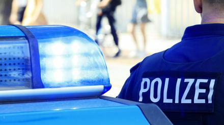 Nach einem Vorfall in Groß Glienicke sucht die Polizei nach einem Verdächtigen (Symbolbild).