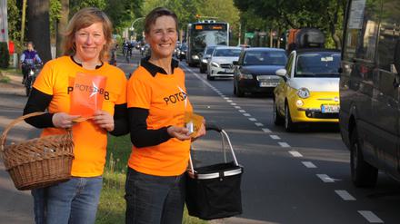Sabine Sütterlin (l.) und Susanna Krüger von der Mitfahrinitiative "PotsAb" wollen Fahrgemeinschaften organisieren, um gerade den staugeplagten Potsdamer Norden zu entlasten.